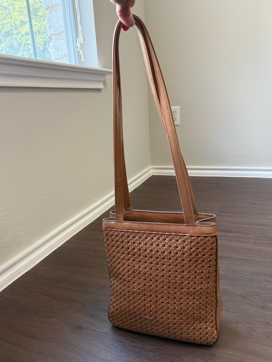 Liz Claiborne Handbags - Liz Claiborne Classic Woven Leather Shoulder Bag Basket Weave Brown Purse Vtg
